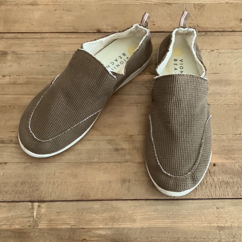 Vionic Beach Malibu Slip On Sneaker. Gently Used Condition. Sage Green. Size 10